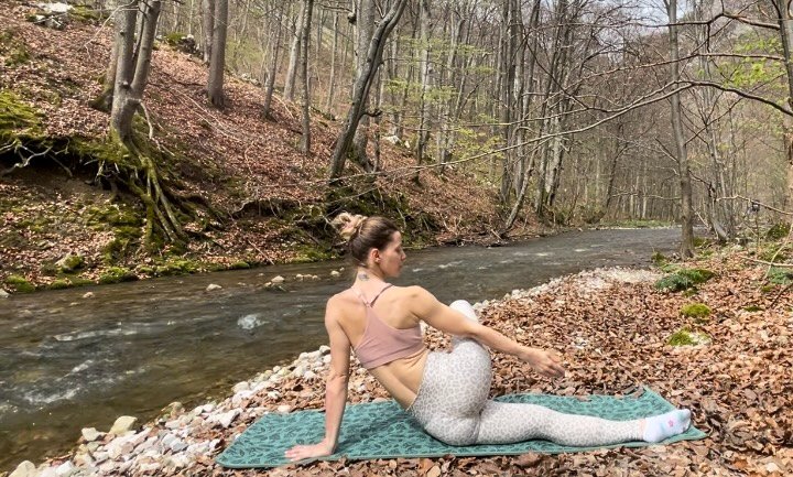 Twist by the stream